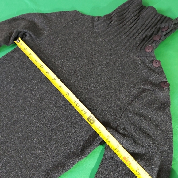 Forever 21 button side top - Picture 4 of 10